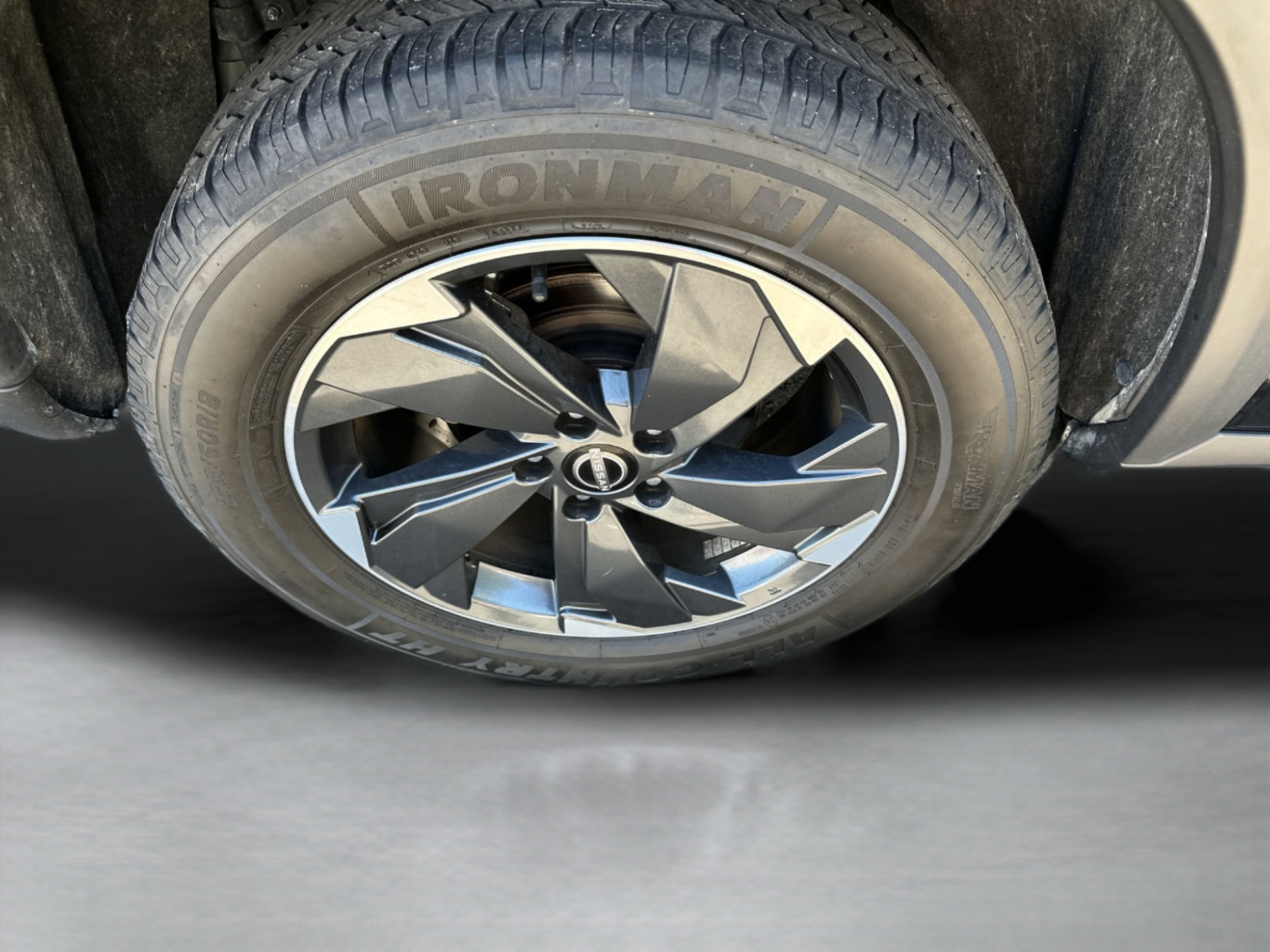 Used 2024 Nissan Rogue SV AWD/4WD image 25
