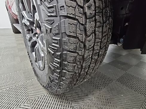 Used 2025 GMC Canyon Elevation w/ Convenience Package image 47