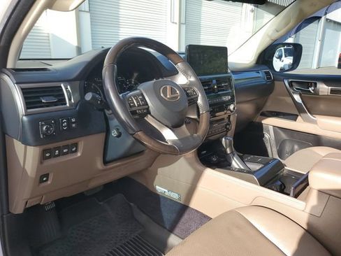 Used 2022 Lexus GX 460 Luxury w/ Accessory Package AWD/4WD image 19