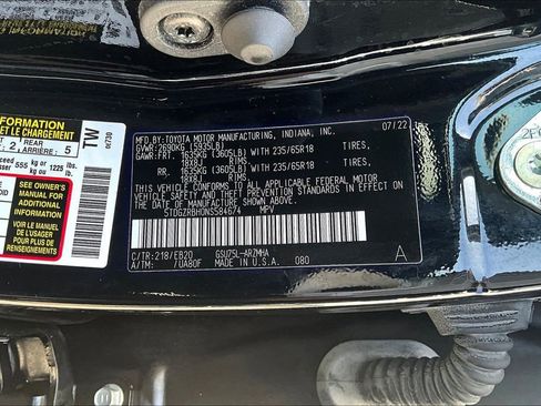 Used 2022 Toyota Highlander XLE AWD/4WD image 19