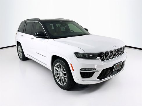 Used 2025 Jeep Grand Cherokee Summit w/ Luxury Tech Group V image 1