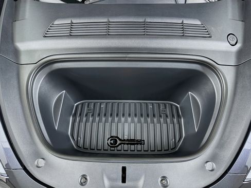 Used 2024 Tesla Model Y Long Range image 31