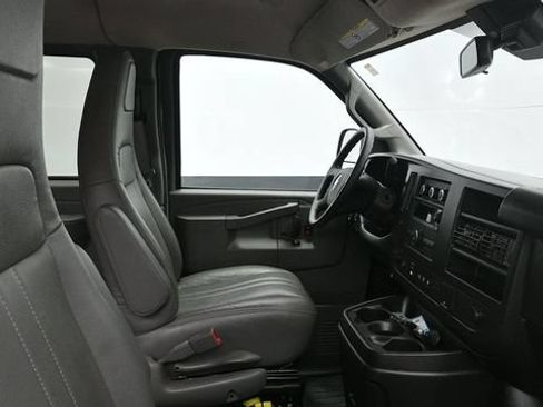 Used 2024 Chevrolet Express 3500 LS RWD image 17