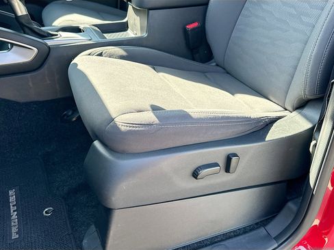 Used 2023 Nissan Frontier SV image 18