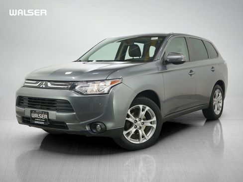 Used 2014 Mitsubishi Outlander SE AWD/4WD image 1