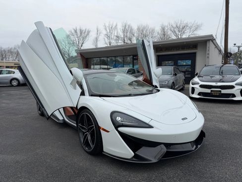 Used 2017 McLaren 570S image 10