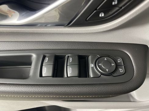 Used 2020 GMC Terrain SLE image 22