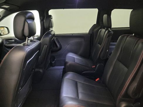 Used 2018 Dodge Grand Caravan GT FWD image 18
