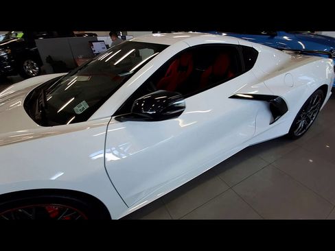 Used 2024 Chevrolet Corvette Stingray Preferred Cpe w/ Z51 Performance Package RWD image 4