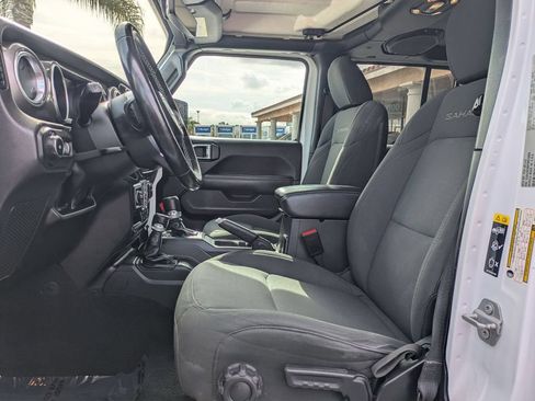 Used 2023 Jeep Wrangler Unlimited Sahara w/ Cold Weather Group AWD/4WD image 17