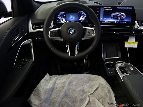 Used 2025 BMW X1 xDrive28i w/ Technology Package image 15