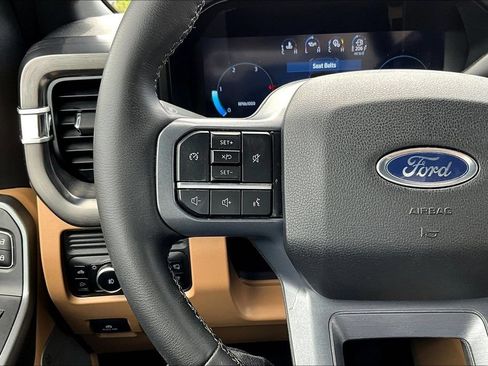 Used 2026 Ford F250 Lariat AWD/4WD image 10