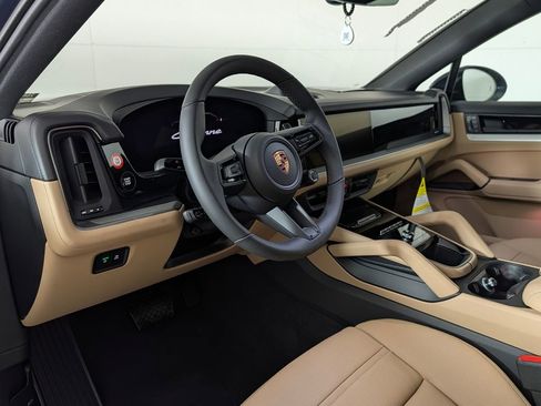 New 2026 Porsche Cayenne Coupe image 4