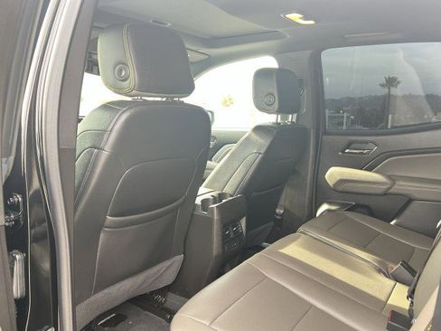 Used 2025 Chevrolet Colorado ZR2 w/ Midnight Edition image 22