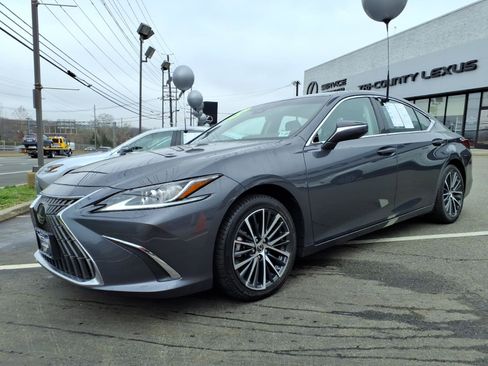 Used 2023 Lexus ES 350 w/ Premium Package image 3