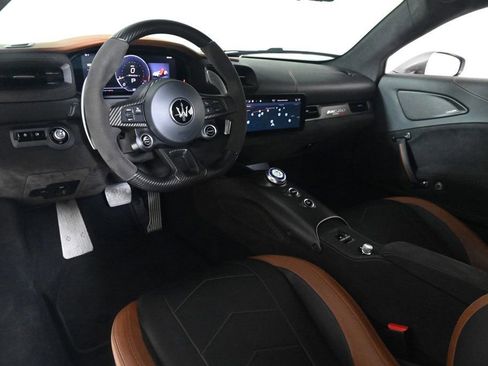 Used 2022 Maserati MC20 Coupe image 9