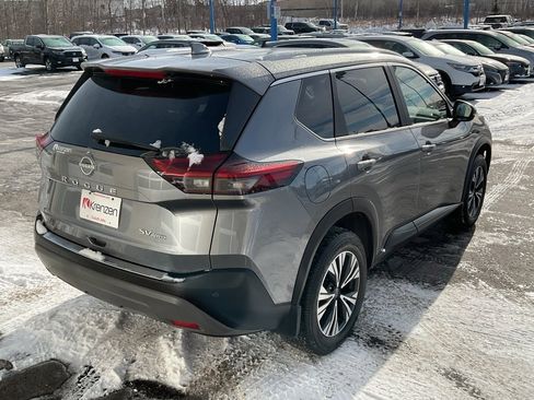 Used 2022 Nissan Rogue SV w/ SV Premium Package image 5