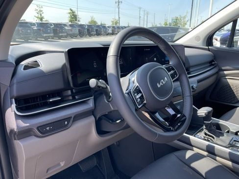 New 2026 Kia Carnival EX image 9
