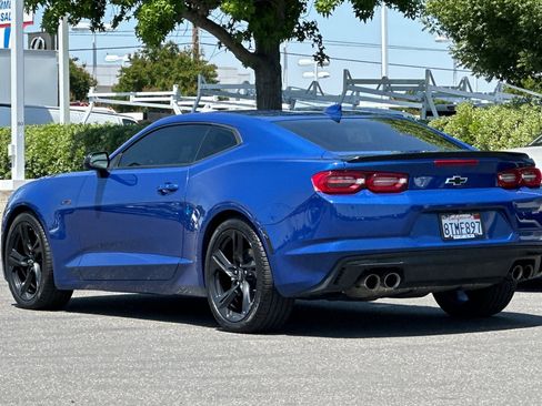 Used 2021 Chevrolet Camaro LT RWD image 6