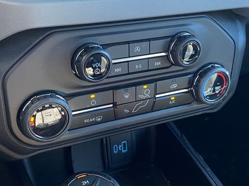 Used 2023 Ford Bronco 2-Door AWD/4WD image 16