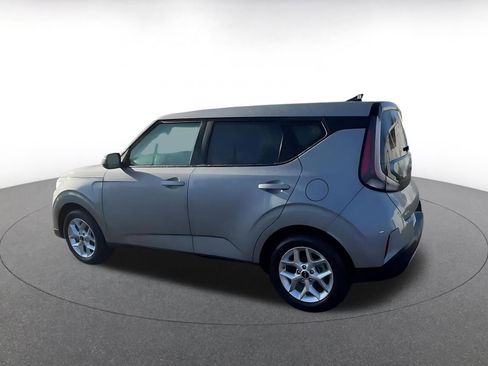 Used 2025 Kia Soul LX w/ LX Technology Package image 10