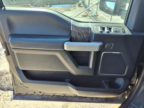 Used 2019 Ford F250 Lariat w/ Lariat Ultimate Package image 23