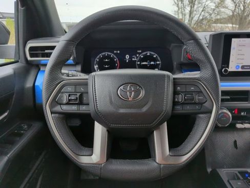 Certified 2025 Toyota Tacoma TRD Off-Road image 12