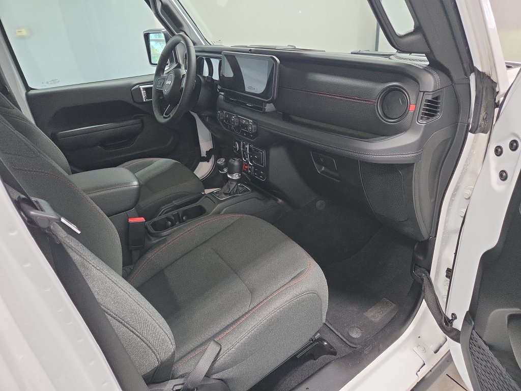 Used 2026 Jeep Wrangler Unlimited Rubicon AWD/4WD image 22