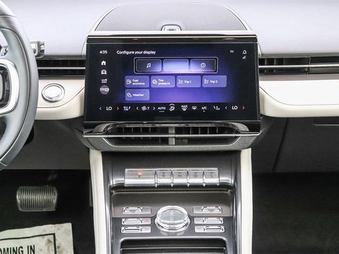 Used 2025 Lincoln Nautilus Premier w/ Equipment Group 102A image 15