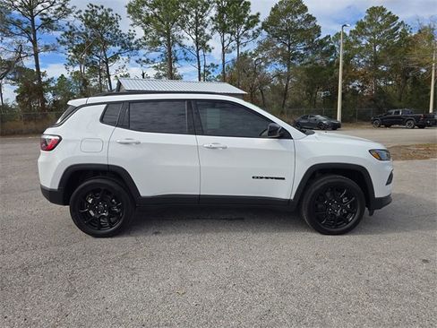 New 2026 Jeep Compass Latitude image 3