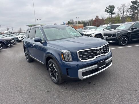 New 2025 Kia Telluride S image 2
