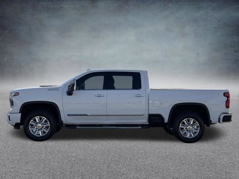 Used 2025 Chevrolet Silverado 2500 High Country w/ High Country Premium Package AWD/4WD image 7