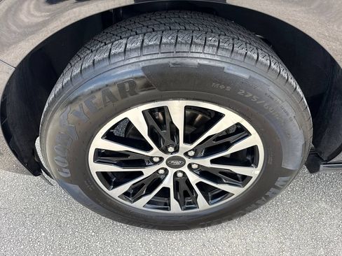 Certified 2025 Ford Expedition Platinum AWD/4WD image 14