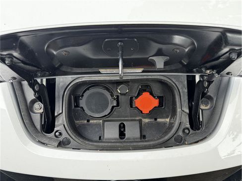 Used 2025 Nissan Leaf S FWD image 27