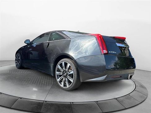 Used 2011 Cadillac CTS Premium image 3