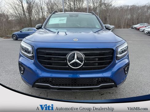Used 2026 Mercedes-Benz GLB 250 4MATIC image 3