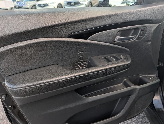 Used 2017 Honda Pilot Touring image 16