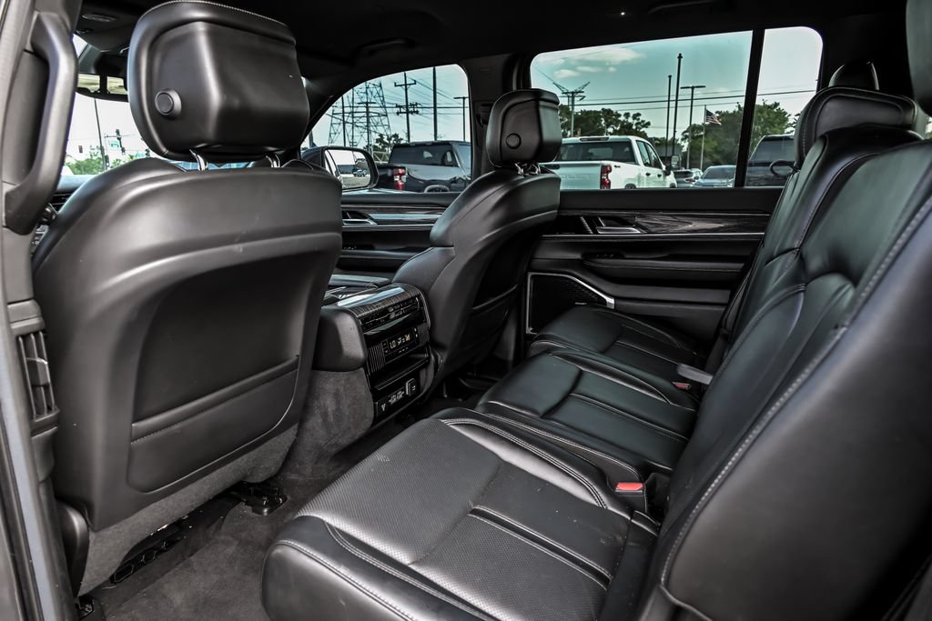 Used 2022 Jeep Wagoneer Series II AWD/4WD image 19