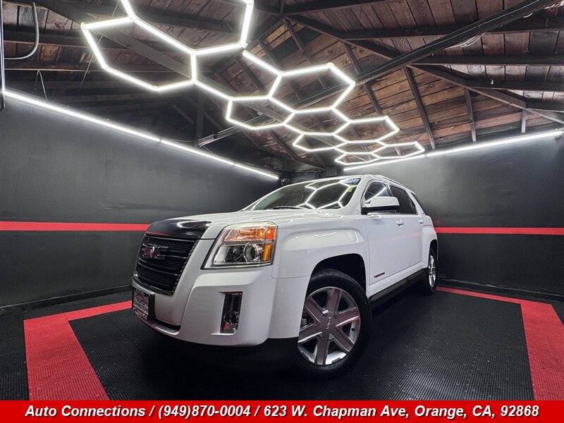 Used 2011 GMC Terrain SLT w/ Cargo Package FWD image 2