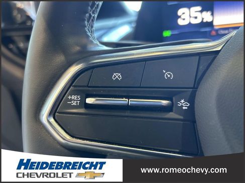 Used 2024 Chevrolet Equinox EV LT FWD image 19