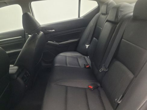 Used 2020 Nissan Altima 2.0 Platinum FWD image 18