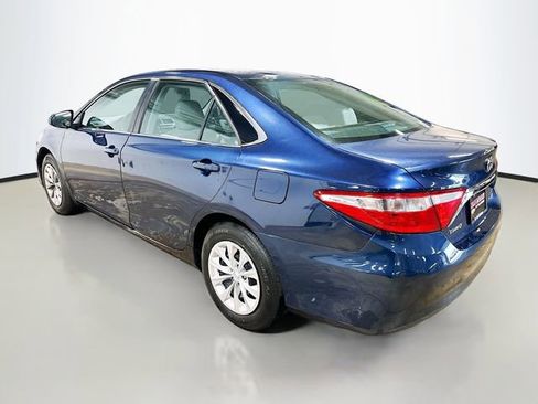 Used 2017 Toyota Camry LE FWD image 9