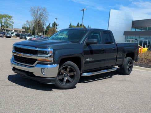 Used 2018 Chevrolet Silverado 1500 LT w/ True North Edition AWD/4WD image 1