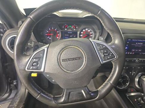 Used 2022 Chevrolet Camaro LT RWD image 13