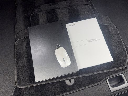 Used 2025 Genesis G70 2.5T image 82