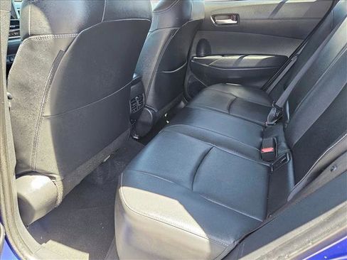 Used 2024 Toyota Corolla Cross XLE FWD image 17