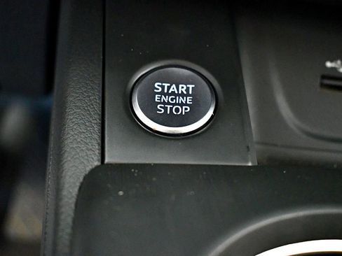 Used 2018 Audi A4 2.0T Premium w/ Convenience Package image 25