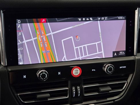 Certified 2026 Porsche Macan image 21