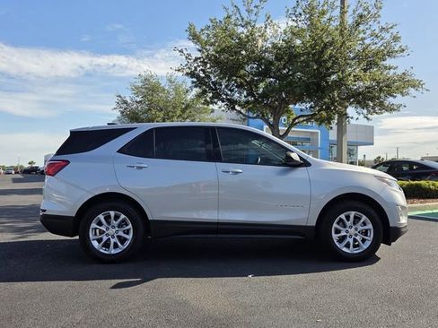 Used 2018 Chevrolet Equinox LS FWD image 7