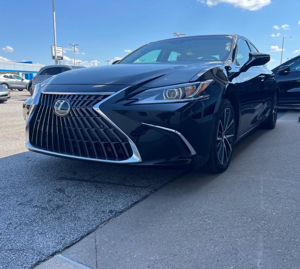 Used 2024 Lexus ES 350 w/ Premium Package FWD image 4